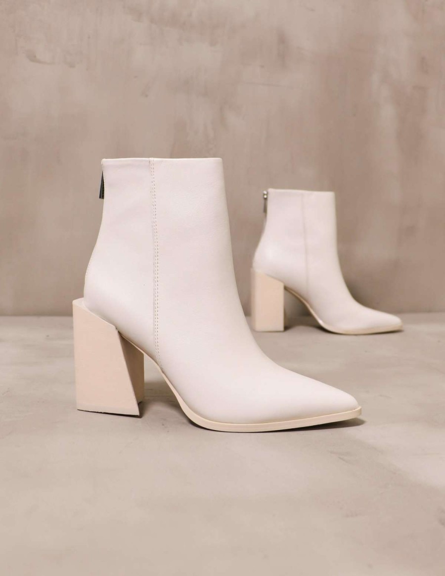 Shoes * | Promo Steve Madden She'S So Modern Boot Bone