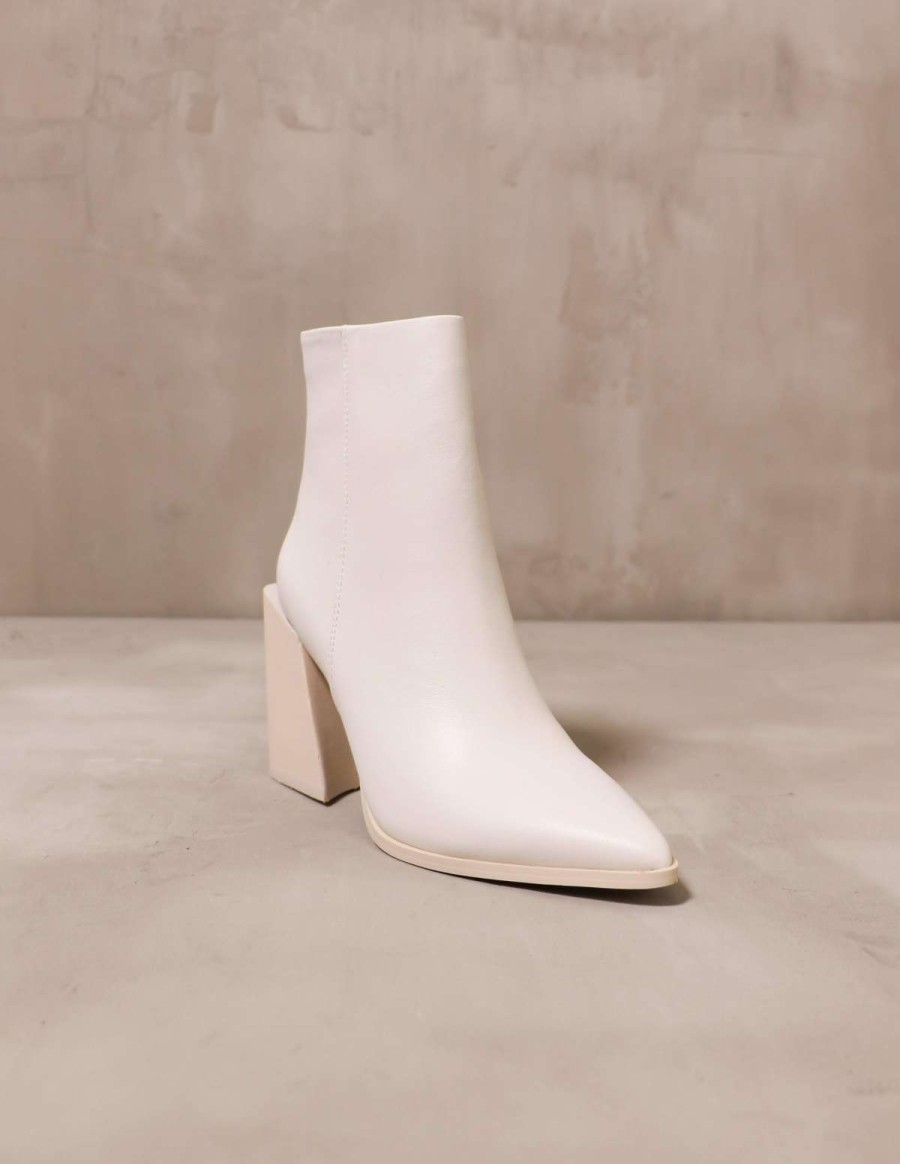 Shoes * | Promo Steve Madden She'S So Modern Boot Bone